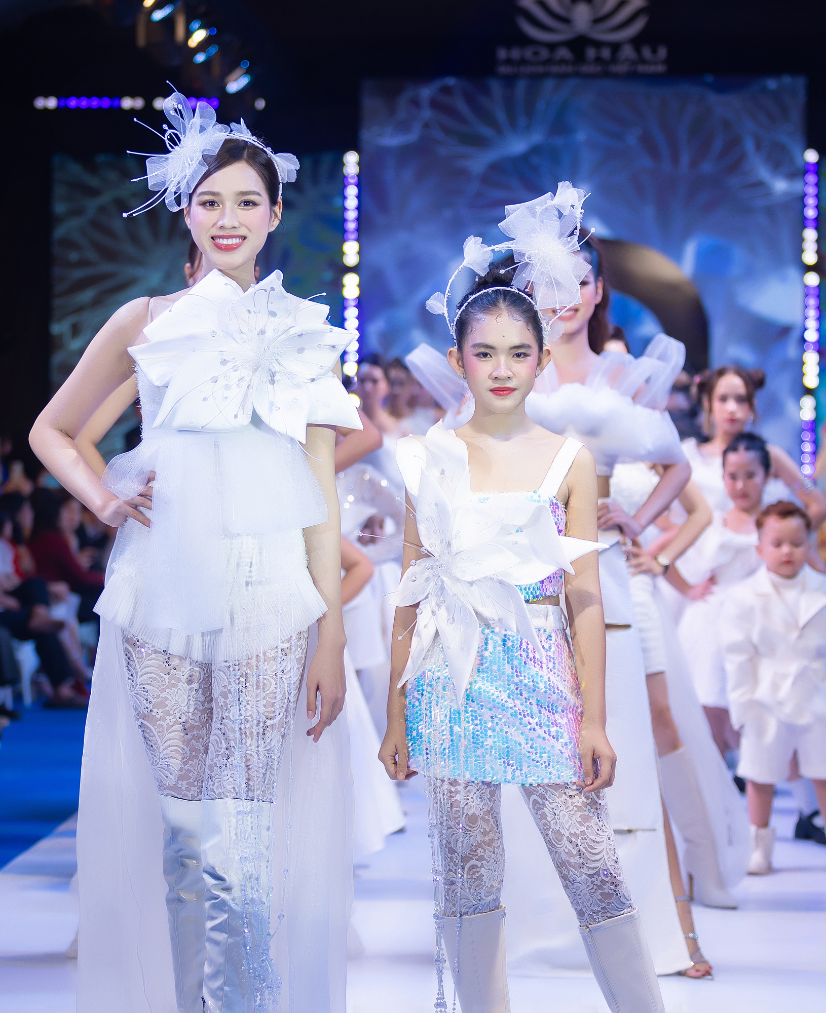 NSƯT Phi Điểu tuổi 90 vẫn tự tin catwalk, Đỗ Hà khoe nhan sắc xinh đẹp, phủ nhận từ bỏ showbiz - Ảnh 5.