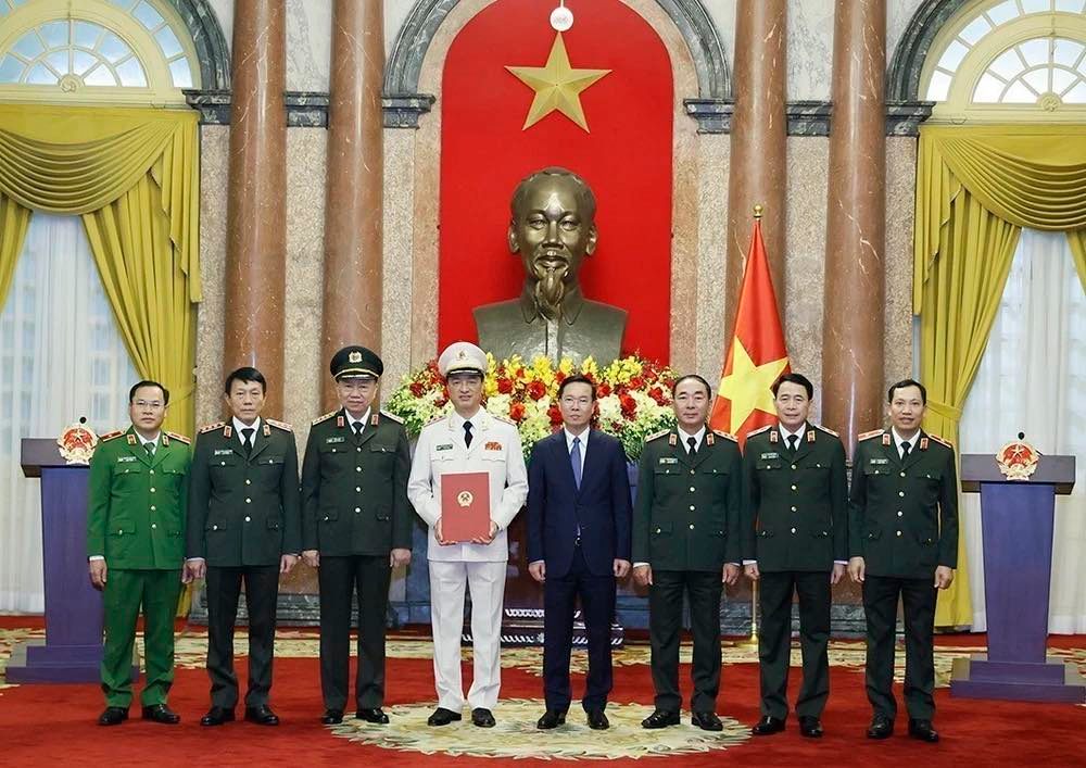 Chủ tịch nước trao quyết định thăng cấp bậc hàm Thượng tướng cho Thứ trưởng Bộ Công an Nguyễn Duy Ngọc - Ảnh 3. Chủ tịch nước trao quyết định thăng cấp bậc hàm Thượng tướng cho Thứ trưởng Bộ Công an Nguyễn Duy Ngọc - Ảnh 3.