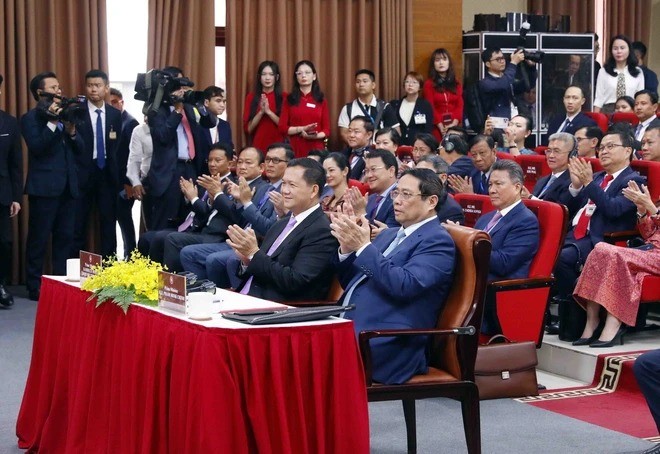 Thủ tướng Việt Nam và Campuchia thăm Trường Đại học Ngoại thương - Ảnh 5.