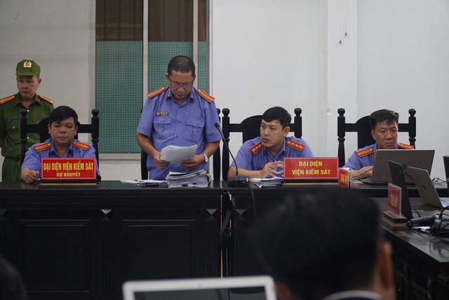 Án phạt nào cho các cựu chủ tịch và phó chủ tịch tỉnh Khánh Hòa? - Ảnh 2. Án phạt nào cho các cựu chủ tịch và phó chủ tịch tỉnh Khánh Hòa? - Ảnh 2.