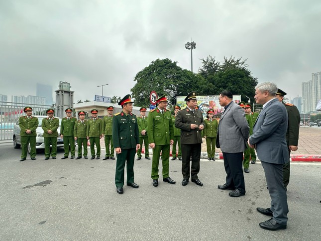 Giám đốc Công an Hà Nội kiểm tra phương án bảo vệ chuyến thăm của Tổng Bí thư, Chủ tịch Trung Quốc Tập Cận Bình - Ảnh 1.