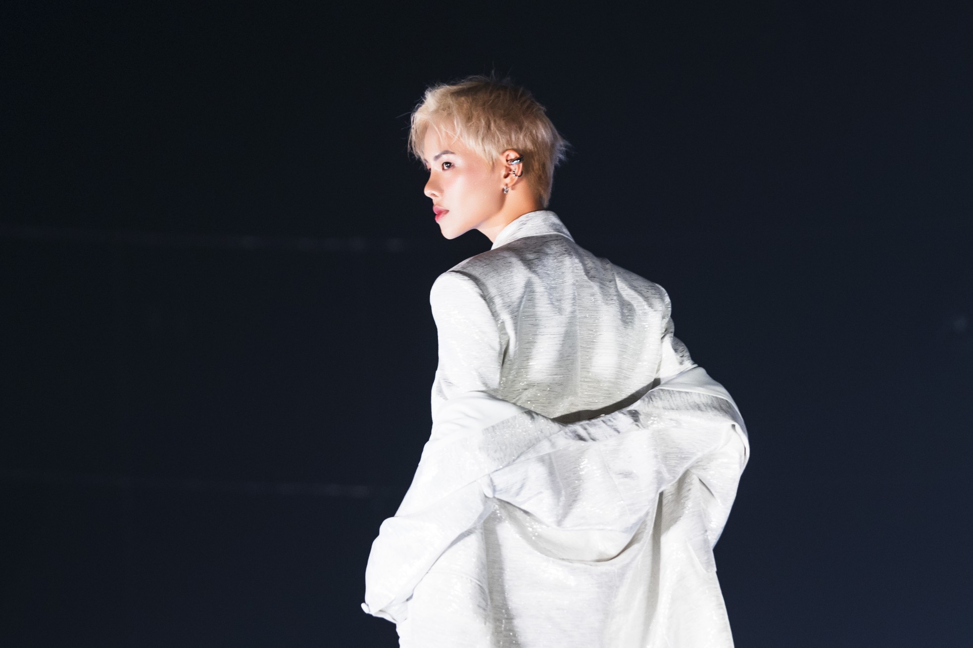 Chị đẹp bị khán giả ghét nhất ở show Đạp gió bản Việt - Ảnh 1.