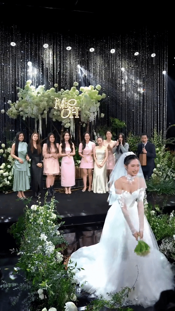 Lộ diện cặp đôi may mắn nhất đám cưới Doãn Hải My: Bắt hoa cưới thành công, hoá ra chuyện tình đã đơm hoa kết trái - Ảnh 1. Lộ diện cặp đôi may mắn nhất đám cưới Doãn Hải My: Bắt hoa cưới thành công, hoá ra chuyện tình đã đơm hoa kết trái - Ảnh 1.