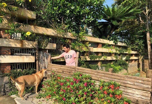 3 căn biệt thự bề thế và cuộc sống điền viên của ông hoàng nhạc đỏ Trọng Tấn bên bà xã tài giỏi - Ảnh 5.