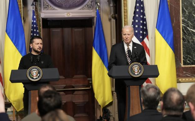 Tổng thống Ukraine rời Mỹ, Tổng thống Biden cảnh báo nóng - Ảnh 2.