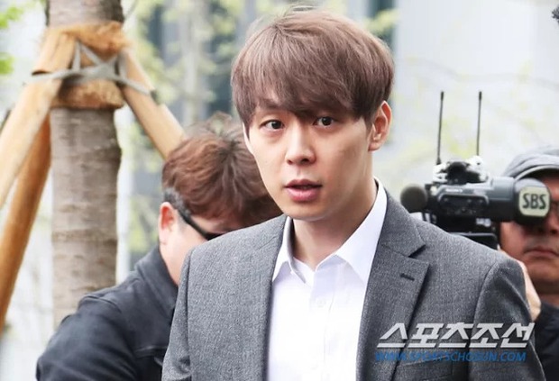 Tài tử bê bối nhất lịch sử Kbiz gọi tên Park Yoochun: Dính phốt 8 tỷ sau liên hoàn scandal tình dục, chất cấm! - Ảnh 2.