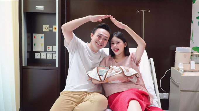 Hoa hậu Ngân Anh vỡ òa cảm xúc khi sinh con trai đầu lòng - Ảnh 1.