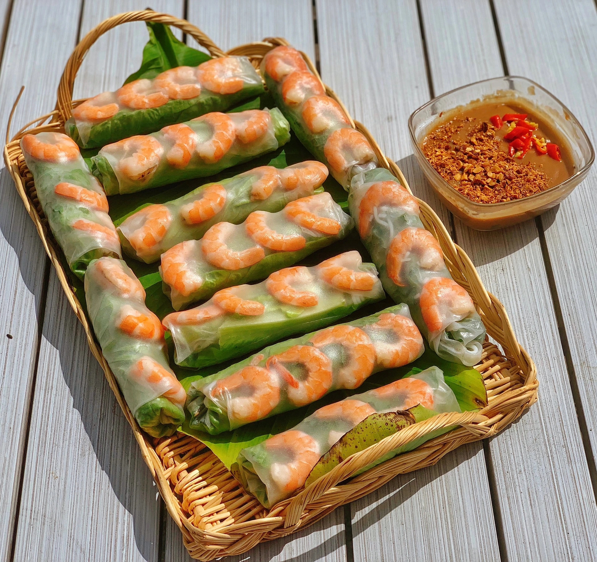 Bố chồng Pháp ăn phở con dâu miền Tây nấu, choáng với cách 