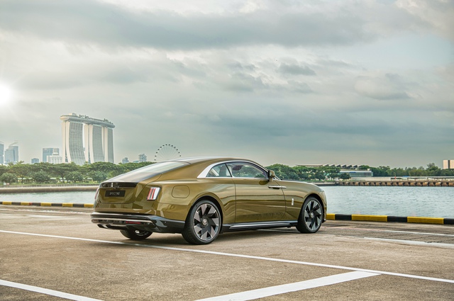 Rolls-Royce Spectre đầu tiên về Việt Nam, ra mắt tháng sau, giá từ 18 tỷ, khách chỉ sạc 10 lần/năm - Ảnh 5.