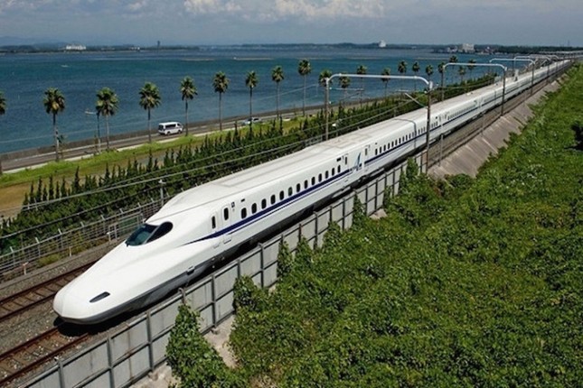 Thủ tướng đề nghị Nhật Bản cung cấp các khoản vay ODA cho đường sắt tốc độ cao Bắc - Nam - Ảnh 1.