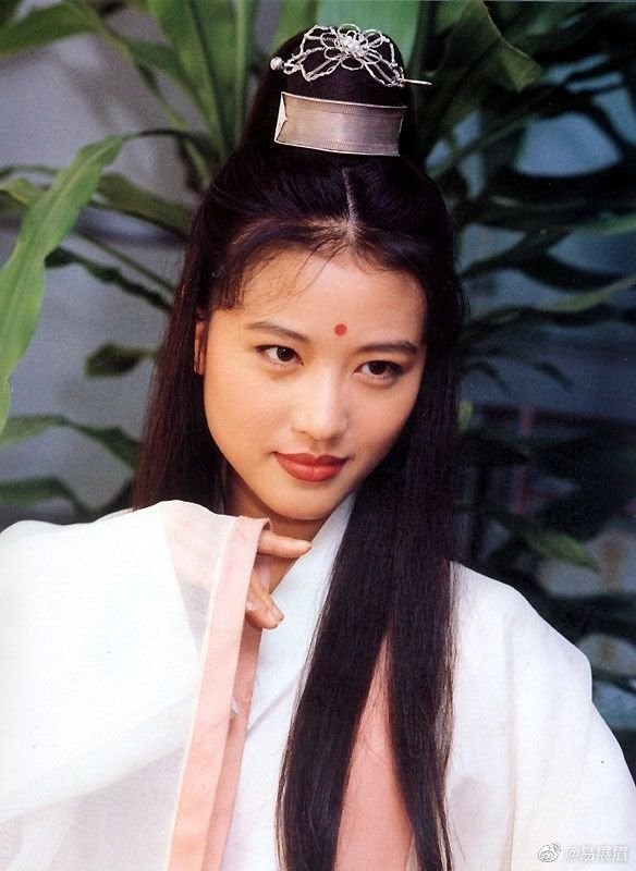 Khoảnh khắc chung khung hình cuối cùng của Châu Hải My và Lý Nhược Đồng, Tiểu Long Nữ đẹp nhất màn ảnh có chia sẻ khiến netizen nghẹn ngào - Ảnh 2.
