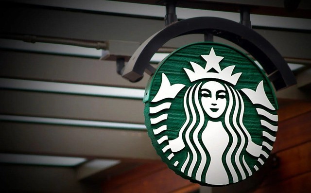 Bí mật sau đế chế Starbucks: Ngân hàng ‘đội lốt’ quán cà phê, khách hàng tự nguyện ‘gửi’ 1-2 tỷ USD với lãi suất 0% - Ảnh 1.