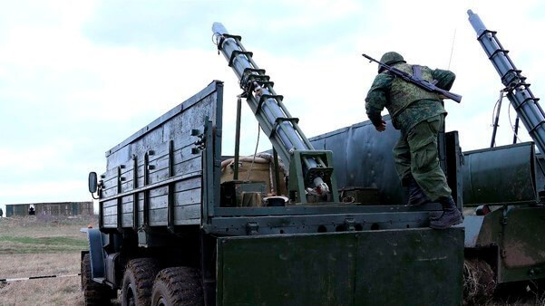 Chuyên gia Nga: Những thứ này có thể đập tan các bãi mìn nguy hiểm ở Phòng tuyến Zelensky của Ukraine! - Ảnh 4.