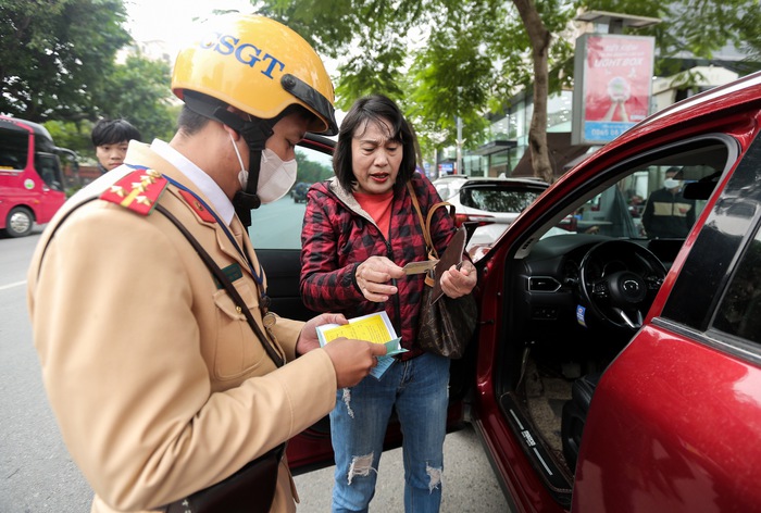 Công an Hà Nội đồng loạt ra quân tấn công trấn áp tội phạm dịp Tết Nguyên đán Giáp Thìn 2024 - Ảnh 12.