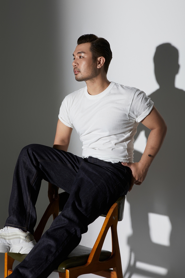 Ca sĩ Hùng Phan ra sản phẩm đầu tiên sau 17 năm theo đuổi âm nhạc - Ảnh 1.