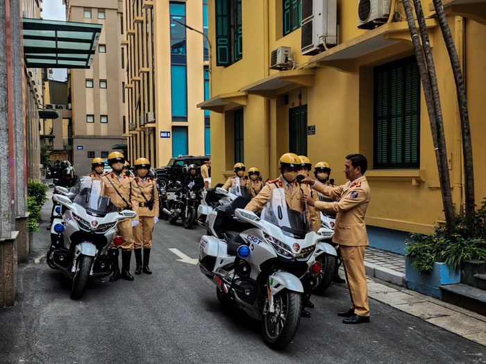 Công an Hà Nội đồng loạt ra quân tấn công trấn áp tội phạm dịp Tết Nguyên đán Giáp Thìn 2024 - Ảnh 8.