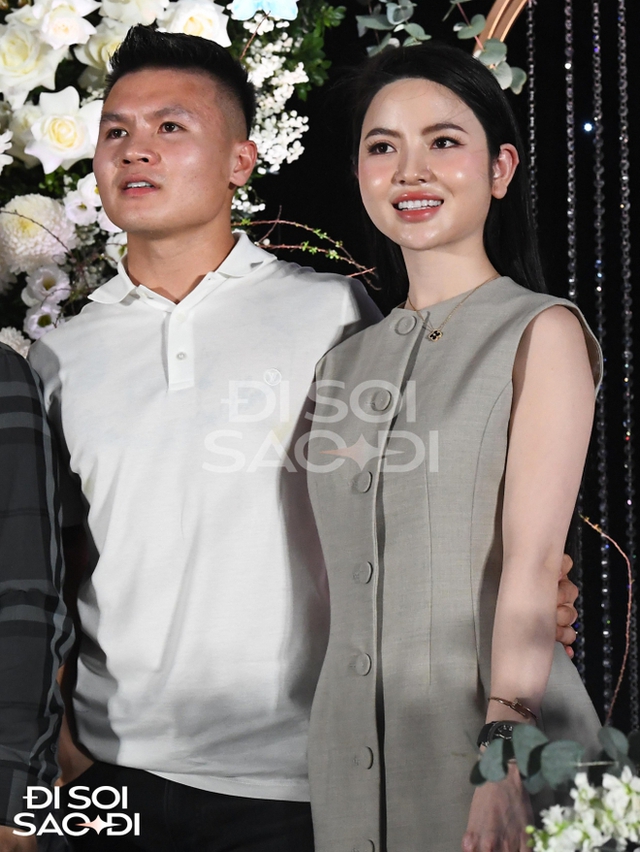 Vợ sắp cưới của cầu thủ Quang Hải là ai?