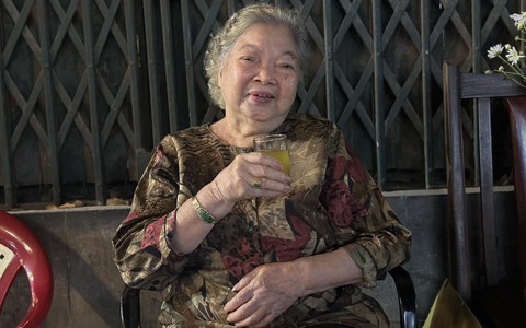 NSƯT Lê Mai - mẹ ruột NSND Lê Khanh: 85 tuổi vẫn ở một mình, hé lộ điều mong ước - Ảnh 1.