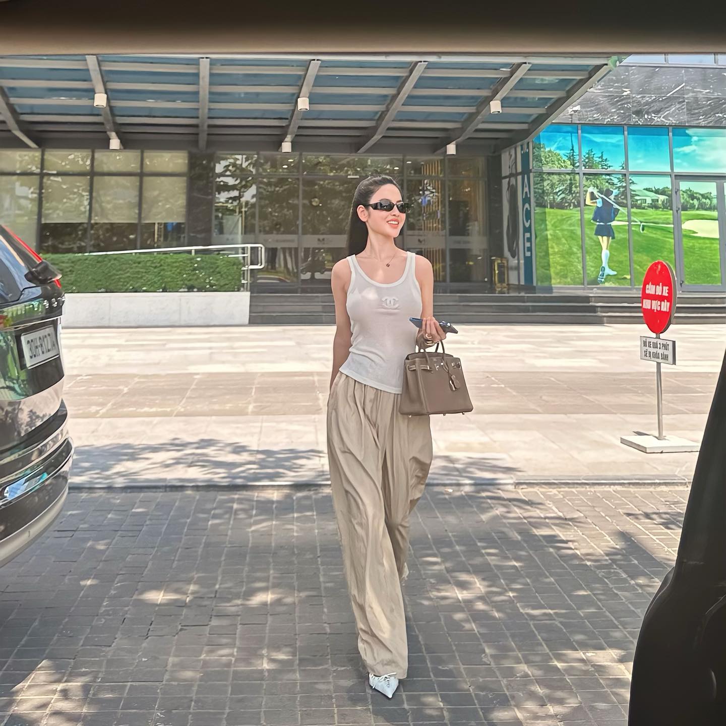 Vợ sắp cưới của cầu thủ Quang Hải là ai? - Ảnh 3. Vợ sắp cưới của cầu thủ Quang Hải là ai? - Ảnh 3.