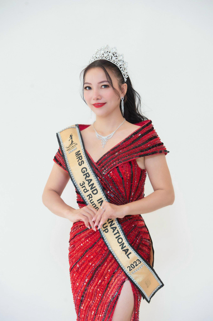 Minh Huệ đoạt giải á hậu 3 tại Mrs Grand International 2023 - Ảnh 3.