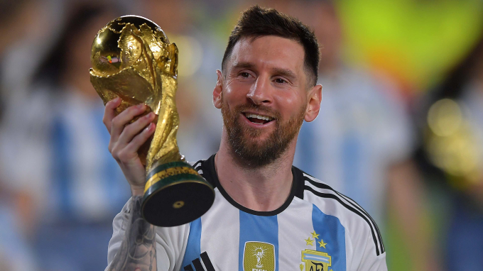 Messi lại được bầu là cầu thủ hay nhất năm, Ronaldo không có mặt trong Top 50- Ảnh 2.