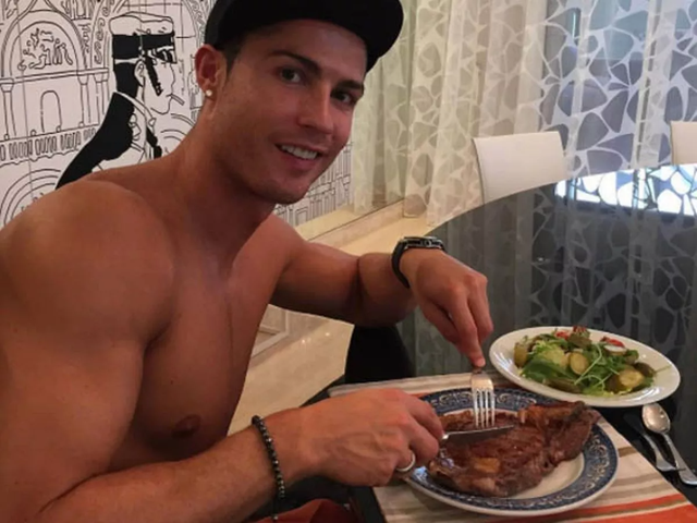 Những "bí mật" trong quá trình tập luyện và nghỉ ngơi giúp Ronaldo tỏa sáng rực rỡ ở tuổi 38- Ảnh 2.