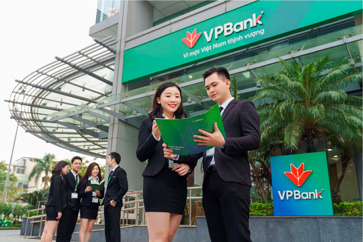 Định giá toàn ngân hàng 10 tỷ USD, SMBC nhìn thấy điều gì ở VPBank?- Ảnh 10.