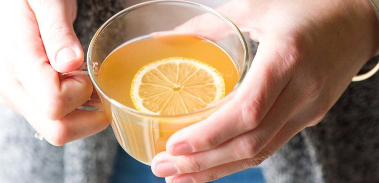 Ngủ dậy uống 1 cốc nước chanh giúp làm sạch hệ tiêu hóa, chống đột quỵ? SỰ THẬT bác sĩ tiết lộ sẽ giúp bạn biết cách dùng cho đúng- Ảnh 2.