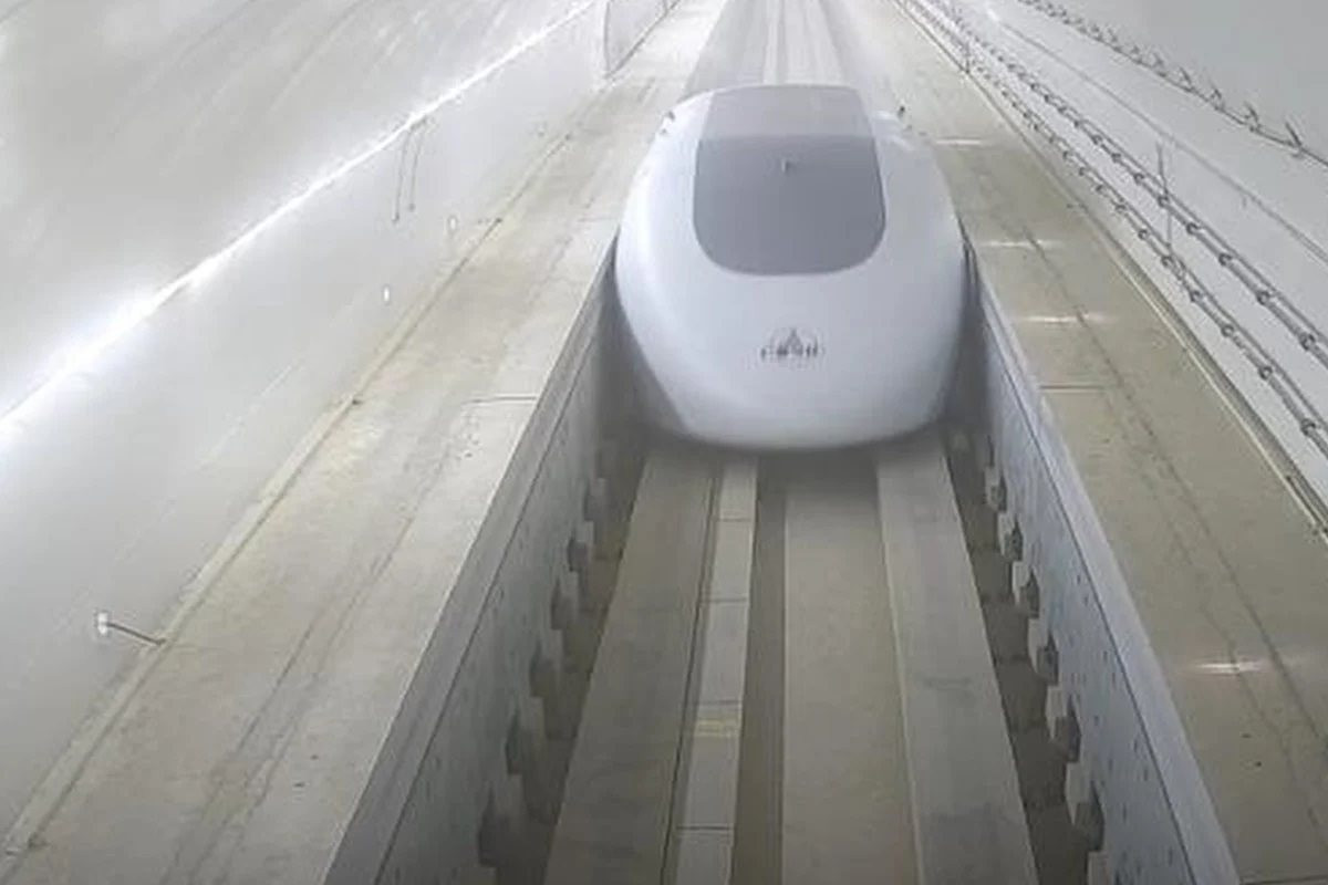 "1.000 km/h vượt mặt máy bay, vé đường sắt siêu tốc có làm thủng ví?" - Băn khoăn mới ở Trung Quốc- Ảnh 1.