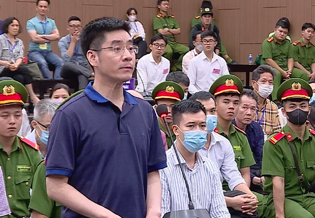 Cựu điều tra viên Hoàng Văn Hưng bất ngờ nhận tội, nộp lại 18,8 tỉ đồng, xin giảm nhẹ hình phạt- Ảnh 1.