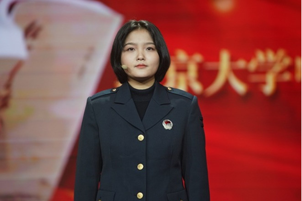 Bài phát biểu của nữ sinh thủ khoa ngôi trường Top 1 Trung Quốc khiến người nghe chỉ biết gạt nước mắt- Ảnh 1.