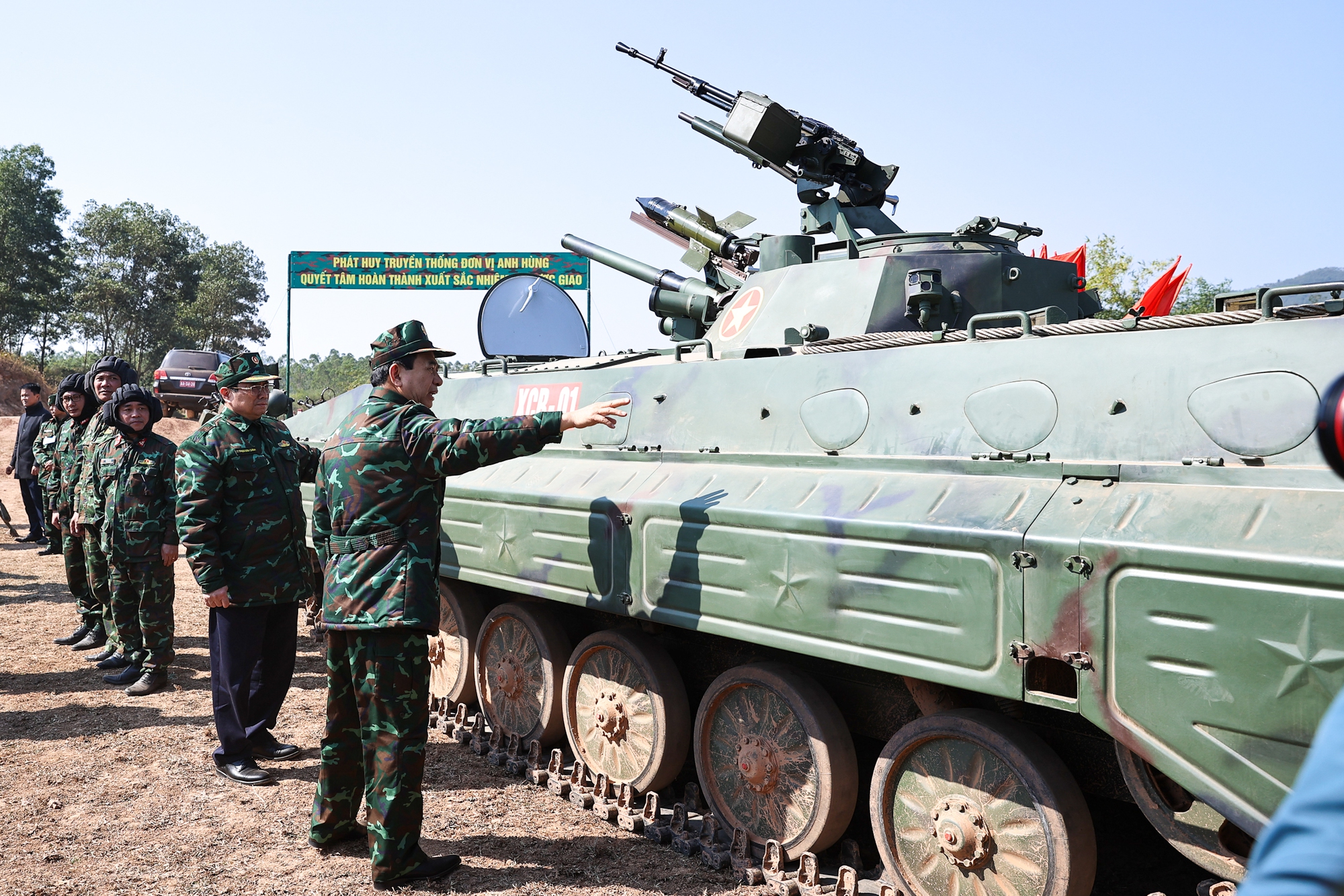 Thủ tướng Chính phủ: Quân đoàn 12 xứng đáng là đơn vị chủ lực cơ động chiến lược của QĐND Việt Nam- Ảnh 9.
