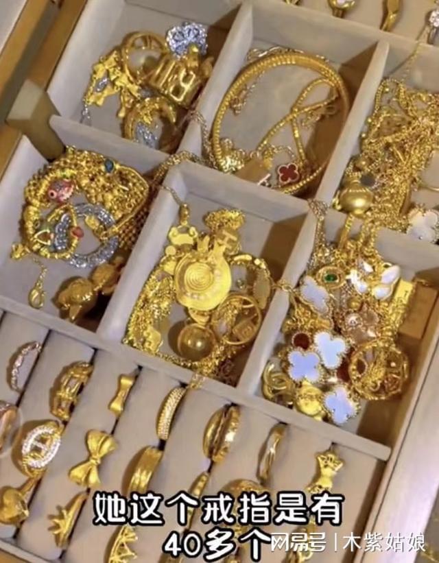 Đỉnh cao tiết kiệm: Cô vợ mua 5 món trang sức bằng vàng mỗi tuần, sau một năm có cả "kho báu" trong nhà- Ảnh 1.