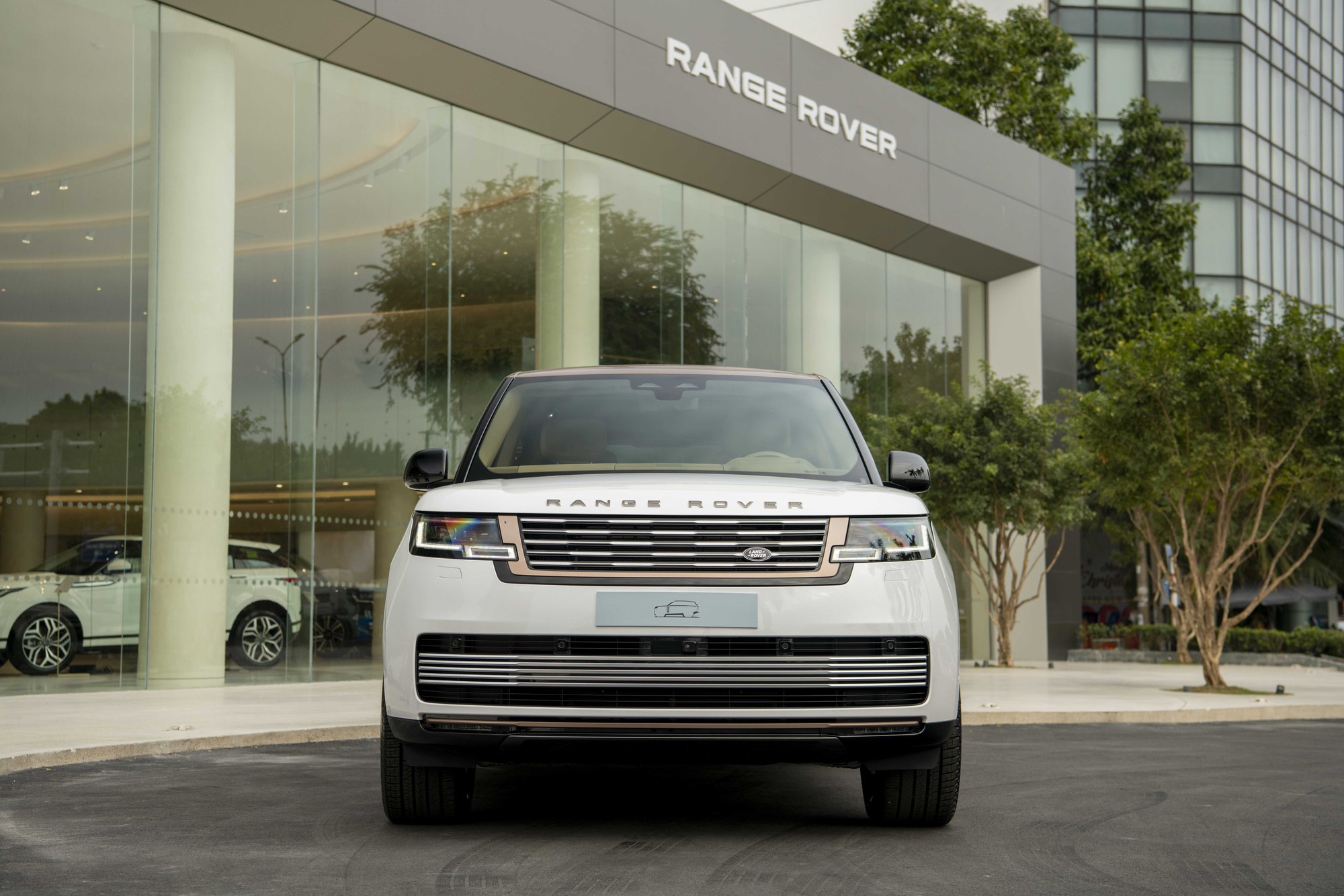 Range Rover SV 2024 ra mắt Việt Nam: Giá cao nhất hơn 25,5 tỷ gần bằng 2 chiếc Urus, nhiều trang bị khủng cho 'chủ tịch'- Ảnh 23.