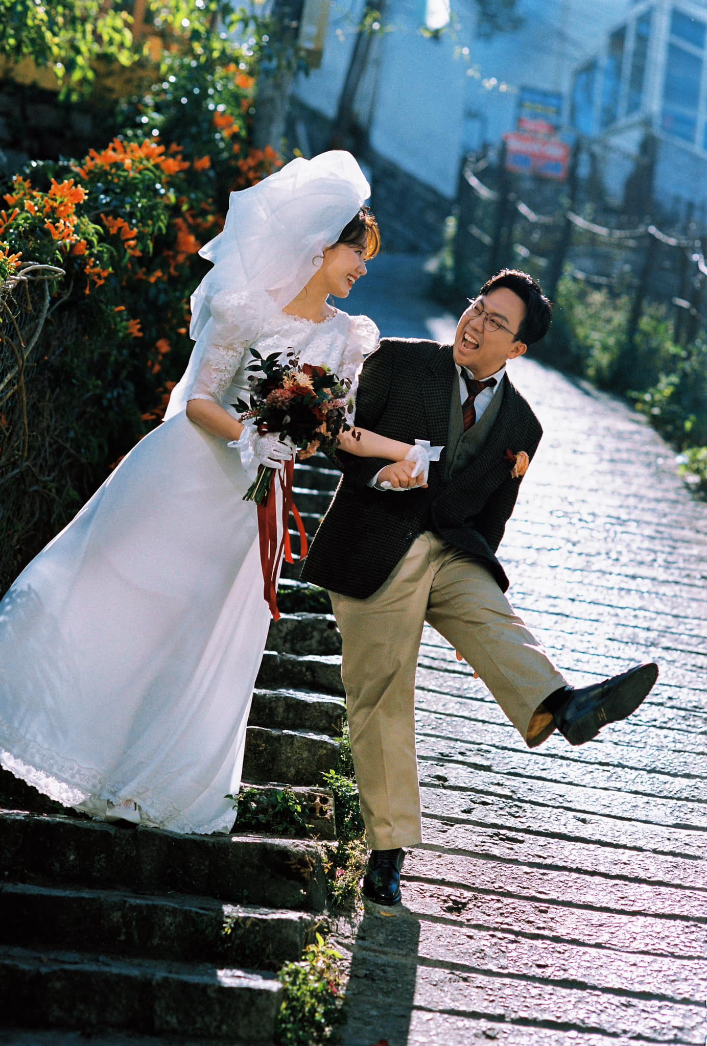 Hari Won tung ảnh bộ ảnh cưới đặc biệt, Trấn Thành: "8 năm yêu em, 7 năm làm chồng em, 6 làm osin của em!"- Ảnh 2.