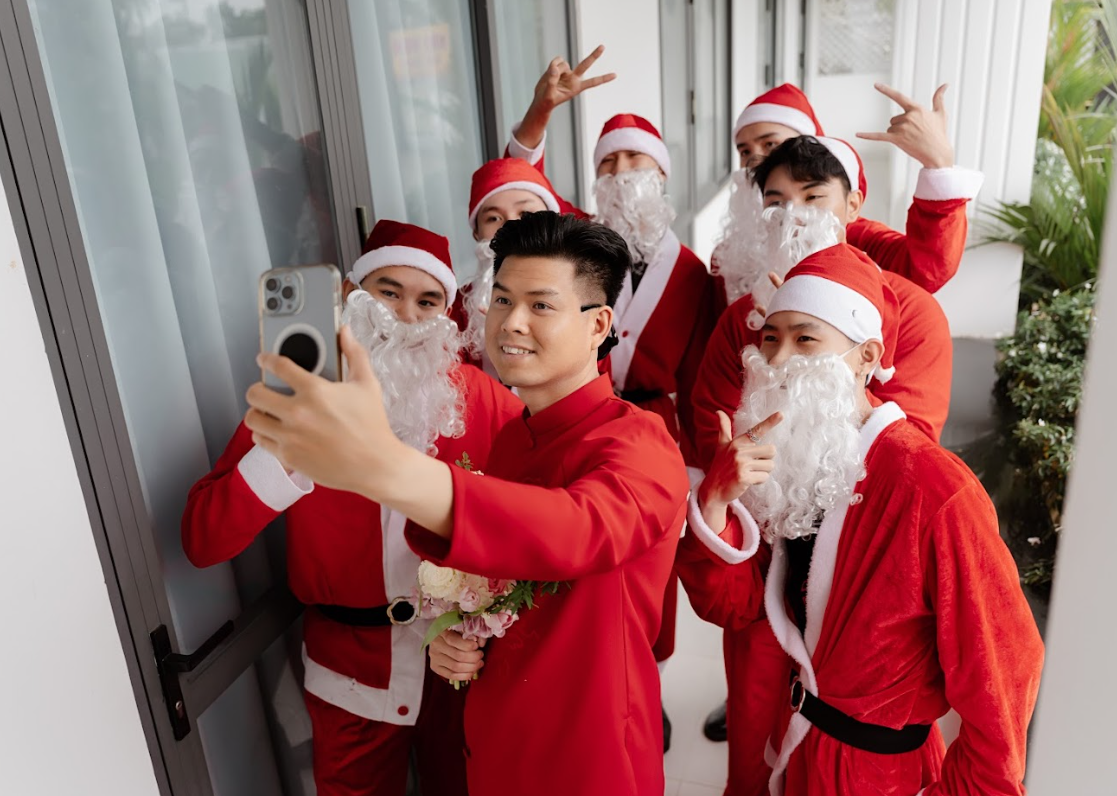 Nền Bà Già Noel Trên Bãi Biển Người Phụ Nữ Mặc Váy Cách điệu ông Già Noel  Tạo Dáng Trên Bãi Biển Và Hình ảnh Để Tải Về Miễn Phí - Pngtree