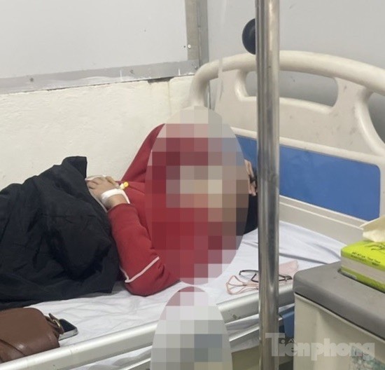 Nhiều học sinh đau bụng sau bữa trưa phải nhập viện ở Thanh Hoá: Nhà trường, phường báo cáo số liệu không đúng- Ảnh 6.
