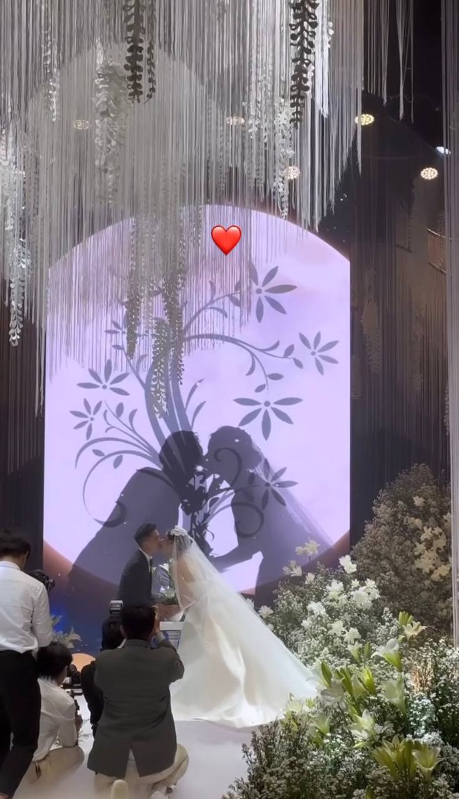 Cô dâu hot nhất MXH vừa tổ chức đám cưới tại resort ở Đà Nẵng: Choáng ngợp với quy mô, chú rể quẩy cực sung- Ảnh 10.
