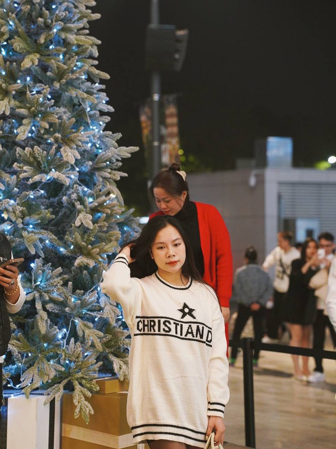 Lotte Mall Hồ Tây nhộn nhịp trong mùa Noel đầu tiên, trai xinh gái đẹp rủ nhau tới check-in rần rần- Ảnh 10.