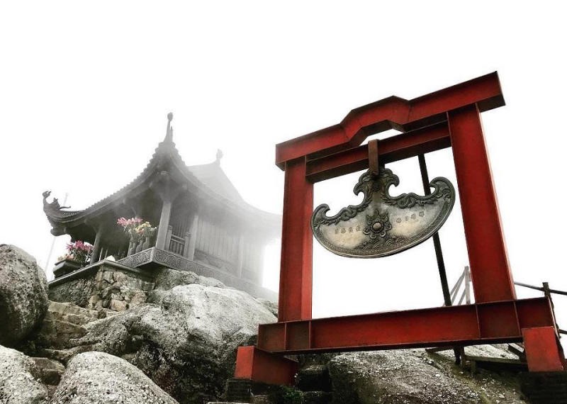 Ngôi chùa được đặt cao nhất Việt Nam nhiệt độ xuống 0 độ C, xuất hiện băng tuyết: Cách Hà Nội chỉ 130km - Ảnh 8.