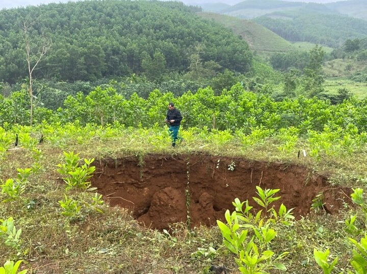 Hố sâu 10m xuất hiện sau tiếng nổ lớn ở Quảng Nam: Nghi do thăm dò khoáng sản- Ảnh 1.