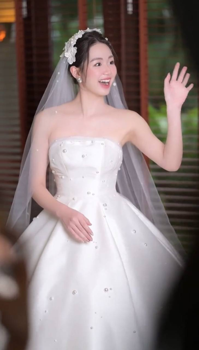 Lộ khoảnh khắc mặt mộc của cô dâu hot nhất MXH, liệu có còn “cực phẩm” như netizen ca ngợi?- Ảnh 5.