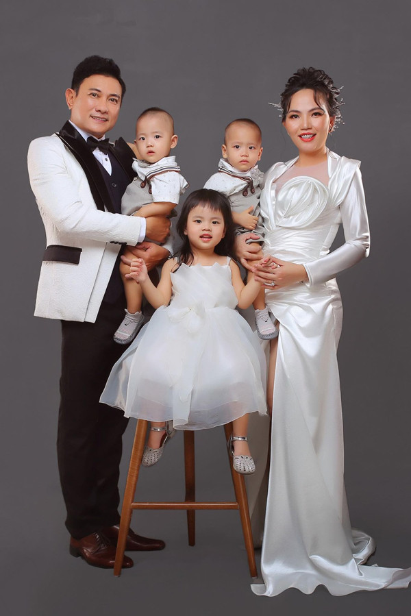 Nam thần Việt từ bỏ showbiz 18 năm chăm mẹ già, U60 sống sung túc bên vợ CEO kém 12 tuổi và 3 con nhỏ- Ảnh 6.