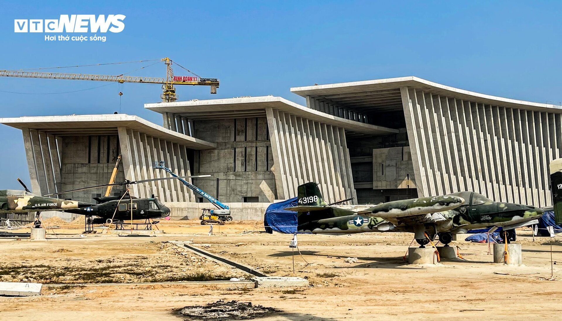 Dự án Bảo tàng Lịch sử Quân sự Việt Nam 2.500 tỷ đồng nhìn từ flycam- Ảnh 14.