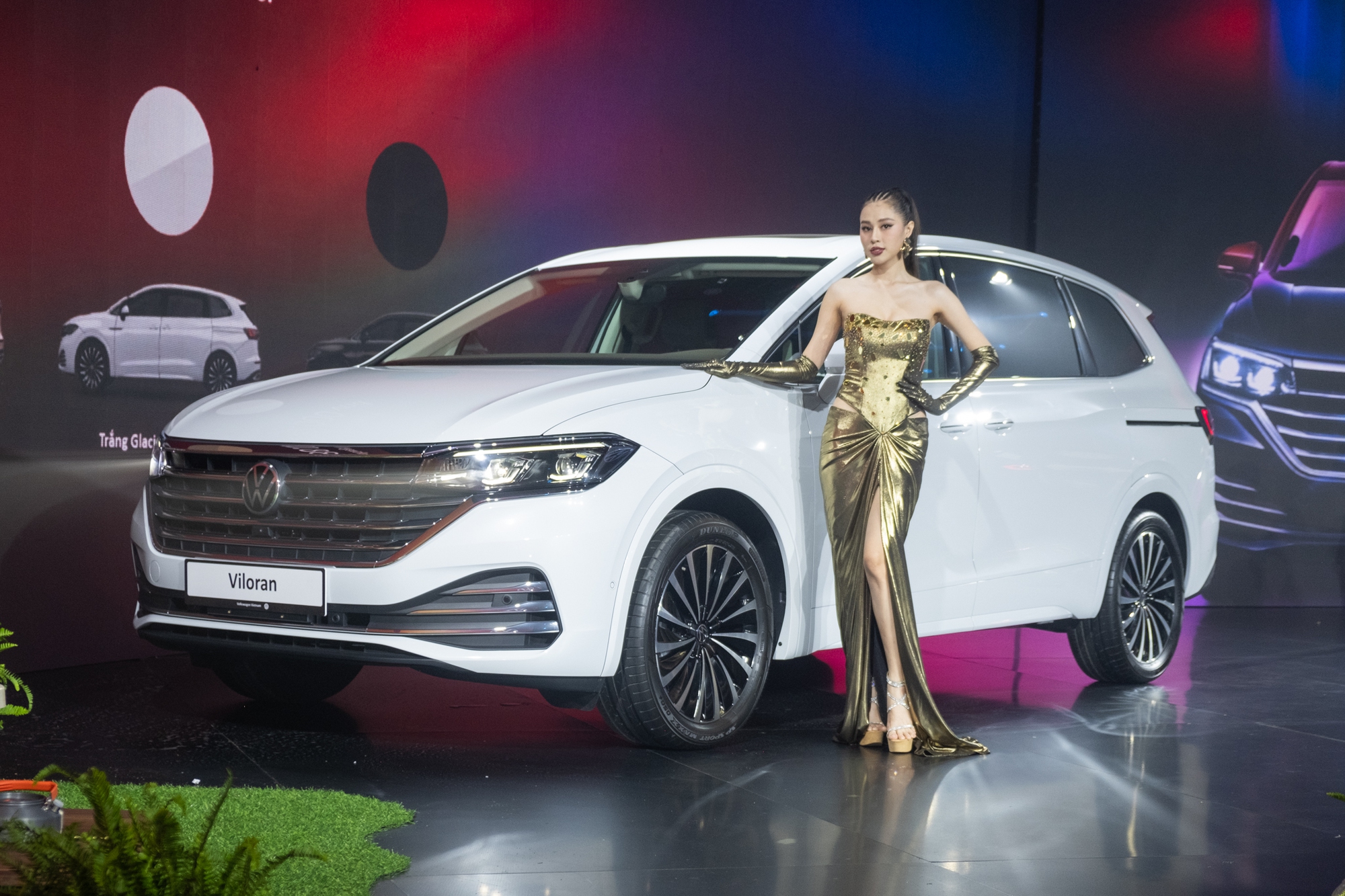 VW Viloran ra mắt Việt Nam: Giá từ gần 2 tỷ, nhiều trang bị tiện nghi vượt trội Carnival- Ảnh 1.