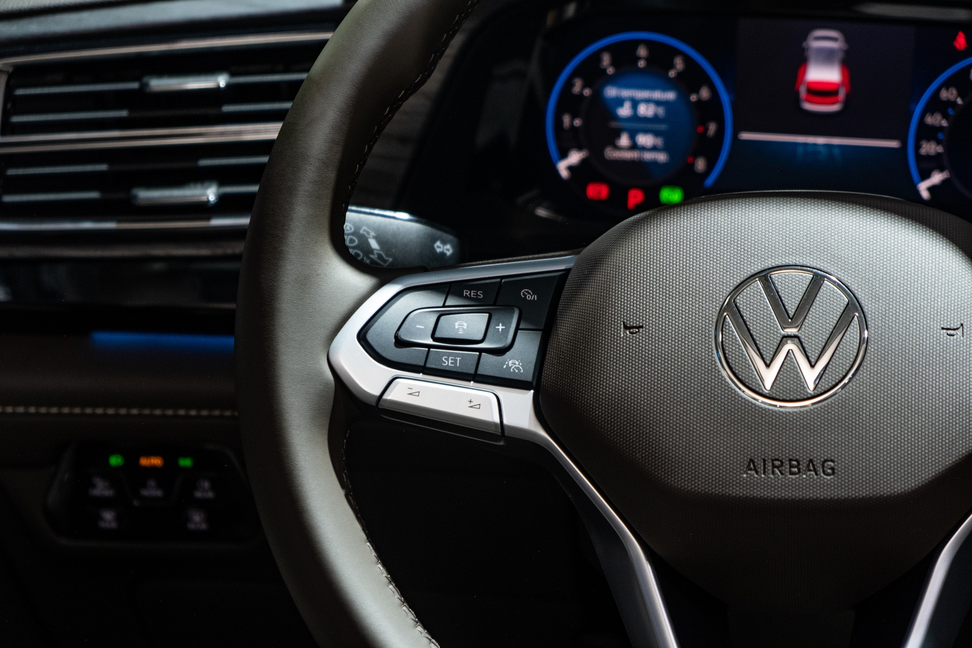 Ảnh thực tế VW Viloran Luxury vừa ra mắt VN: Đắt hơn bản thấp gần 200 triệu nhưng hàng ghế sau chuẩn thương gia- Ảnh 18.