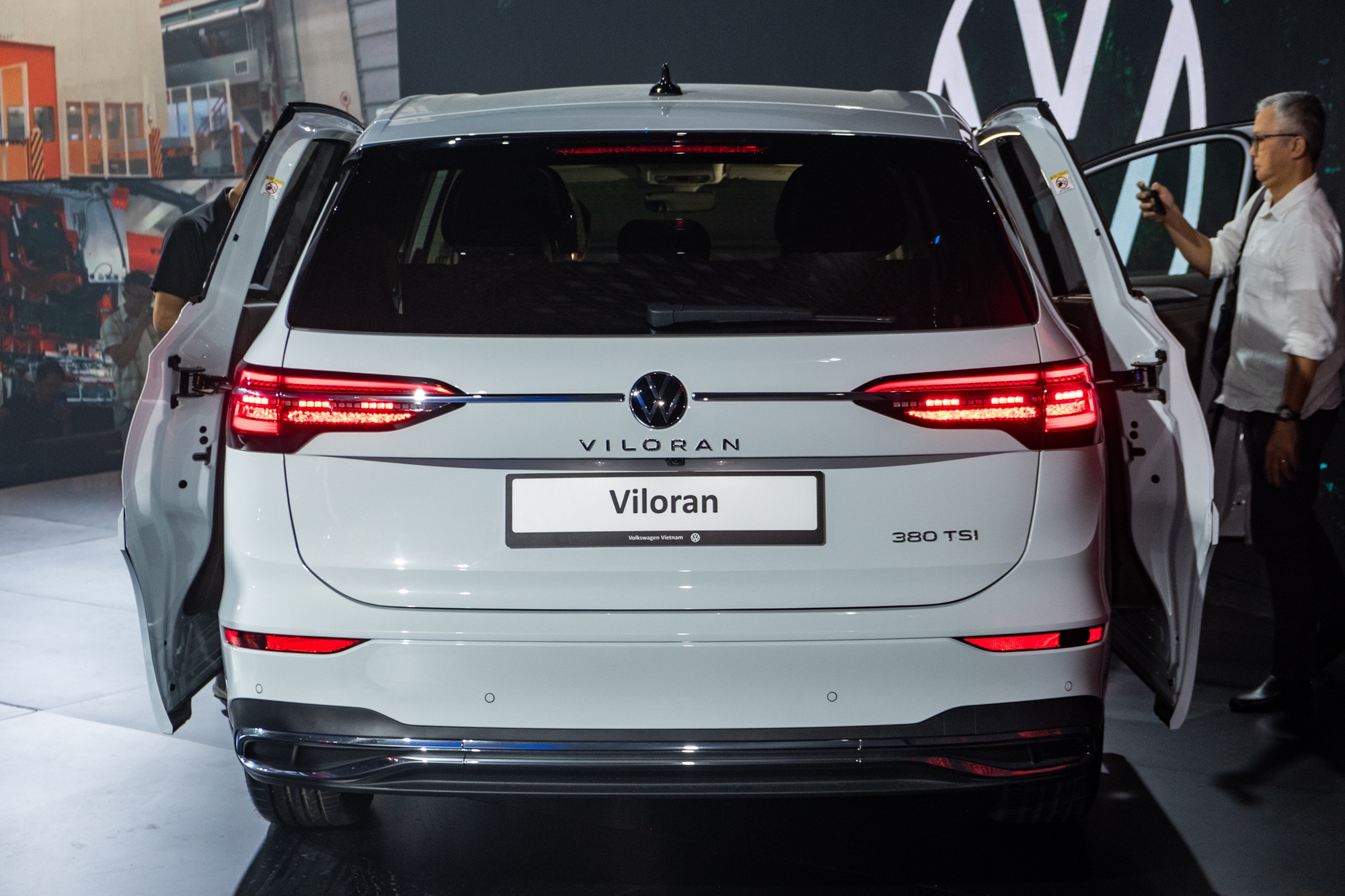 VW Viloran ra mắt Việt Nam: Giá từ gần 2 tỷ, nhiều trang bị tiện nghi vượt trội Carnival- Ảnh 22.