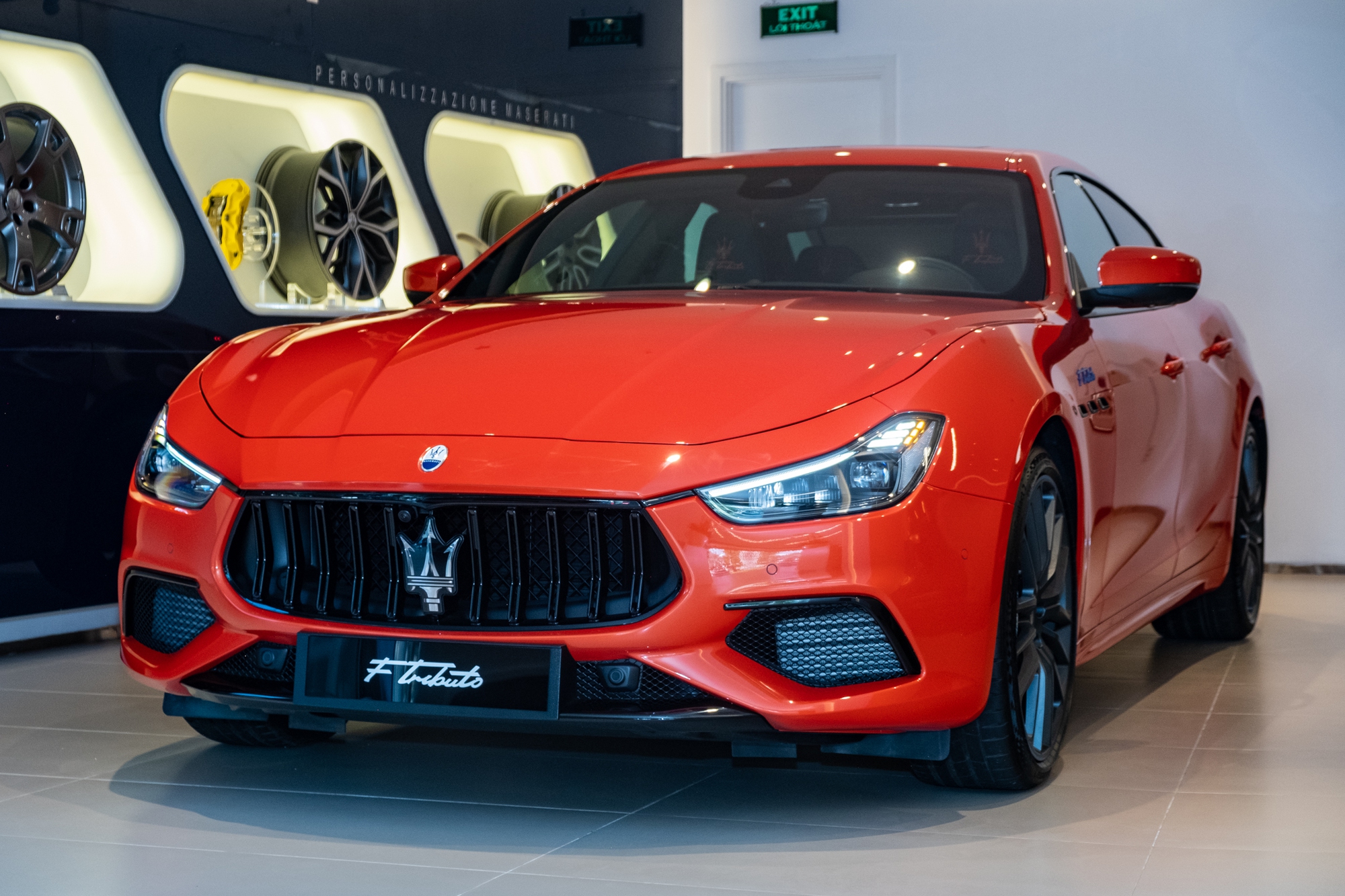 Maserati Ghibli F Tributo độc nhất Việt Nam giá hơn 9 tỷ đồng: Màu sơn độc quyền, máy V6 mạnh 430 mã lực- Ảnh 1.