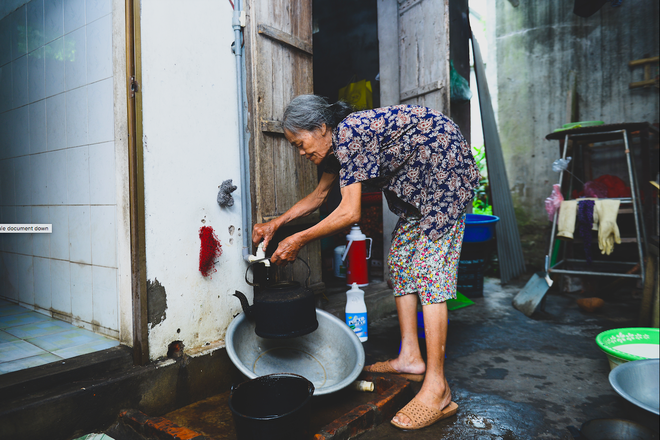 Nỗi đau người mẹ ung thư “oằn mình” kiếm tiền nuôi con trai mắc bệnh tâm thần- Ảnh 6.