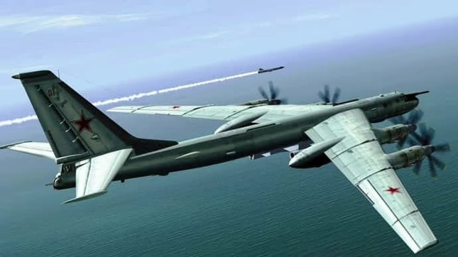 Chín máy bay ném bom chiến lược Tu-95MS cất cánh ở Nga- Ảnh 1.